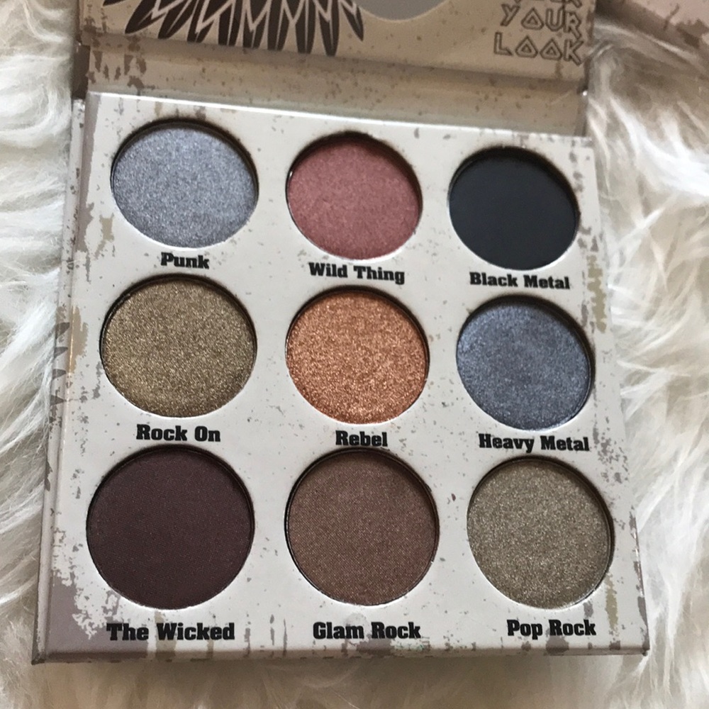 Crown Pro Glam Metals Eyeshadow Palette BNIB